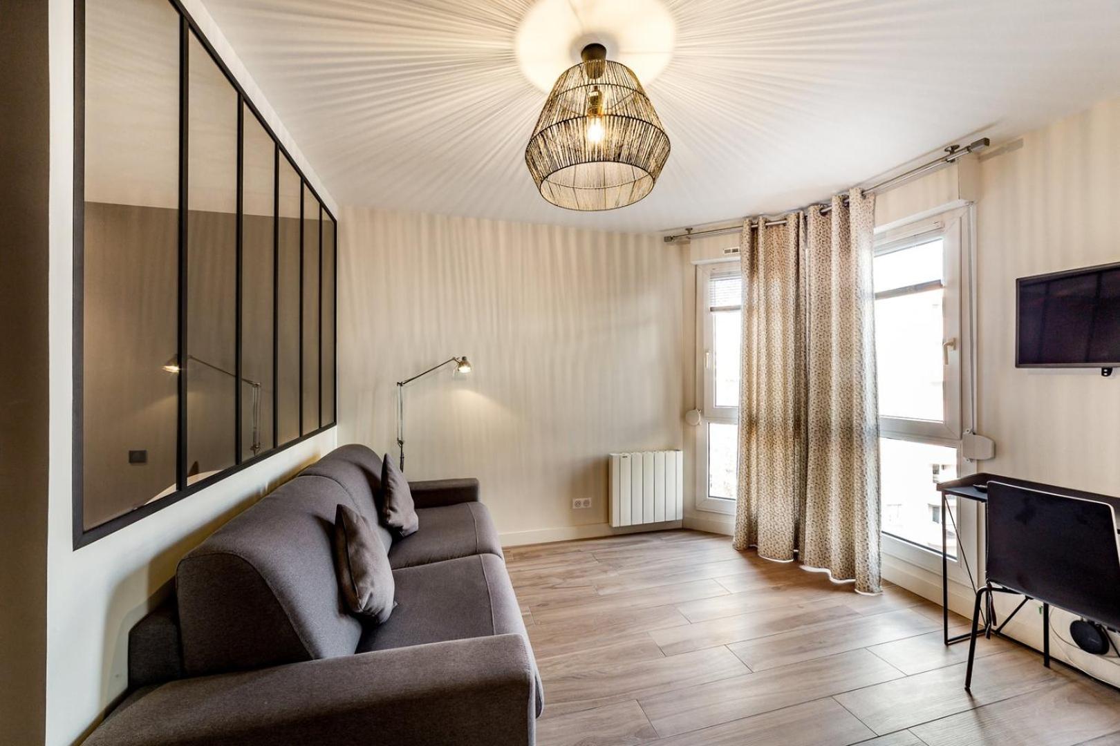 Completely Renovated Near Part-Dieu Apartment *